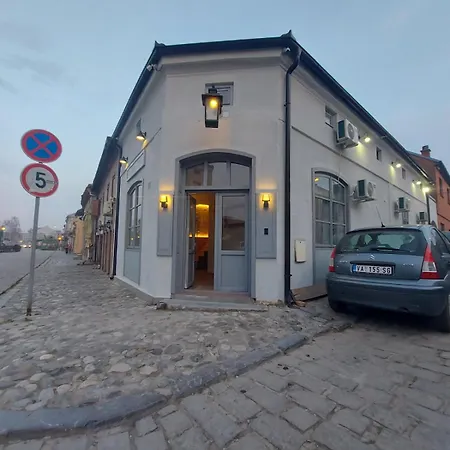 Lejlighedshotel Magazaki Tesnjar 4*