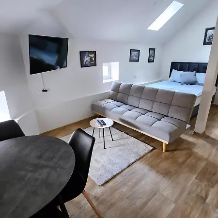 Magazaki Tesnjar Aparthotel